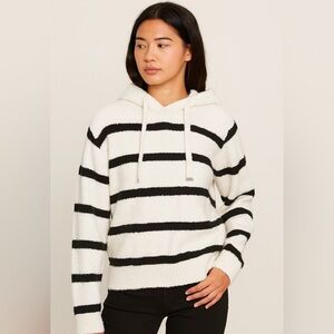 Max Studio White Textured Knit Sweater
